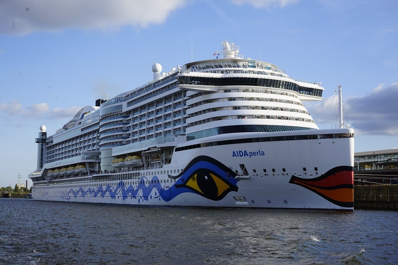The cruise ship AIDAperla berthed in Hamburg's Kaiser-Wilhelm-Hafen
